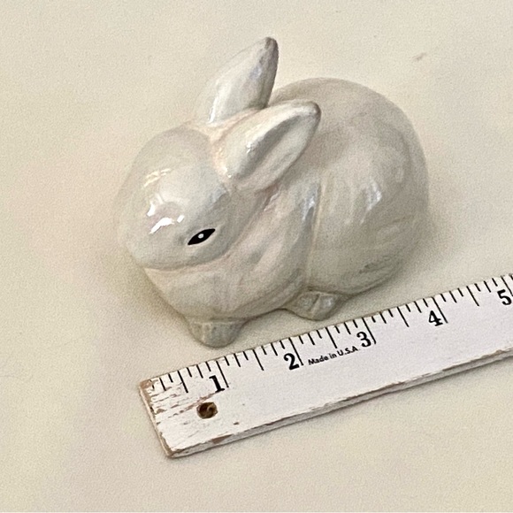 Vintage ceramic little fat Bunny Figurine - Picture 5 of 6